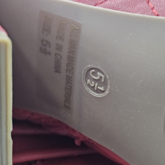 Wild Diva Lounge London Quilted Knee High Boot Red Size 5.5 NWOB - Picture 8 of 10